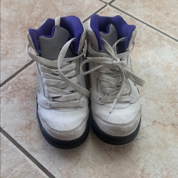 Jordan Kids Sneakers White and Purple - Picture 2 of 5